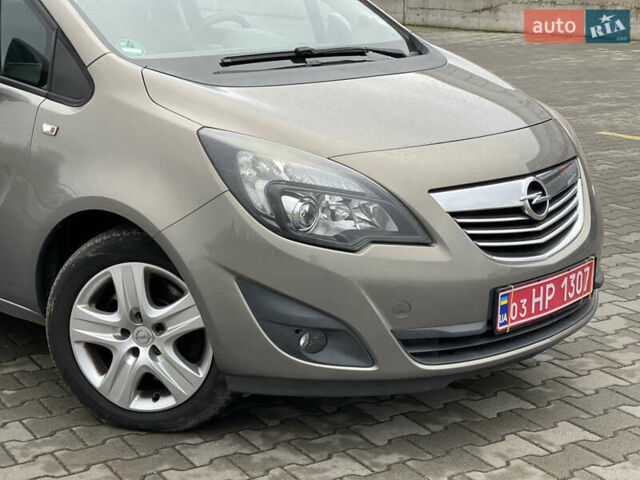 Бежевый Опель Мерива, объемом двигателя 1.69 л и пробегом 207 тыс. км за 7350 $, фото 2 на Automoto.ua