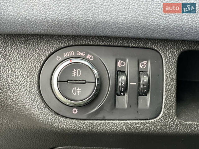 Бежевый Опель Мерива, объемом двигателя 1.69 л и пробегом 207 тыс. км за 7350 $, фото 21 на Automoto.ua