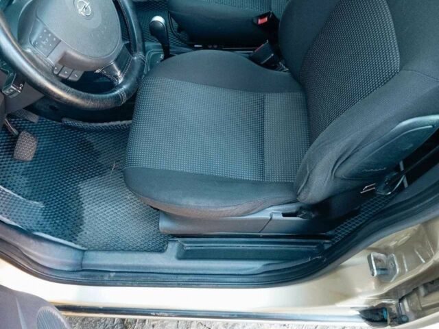 Бежевый Опель Мерива, объемом двигателя 1.6 л и пробегом 146 тыс. км за 4750 $, фото 6 на Automoto.ua