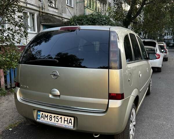 Бежевый Опель Мерива, объемом двигателя 1.4 л и пробегом 290 тыс. км за 3800 $, фото 1 на Automoto.ua
