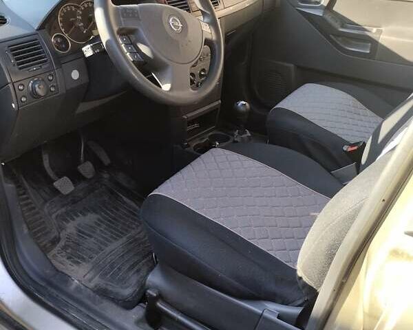 Бежевый Опель Мерива, объемом двигателя 1.6 л и пробегом 267 тыс. км за 4500 $, фото 3 на Automoto.ua