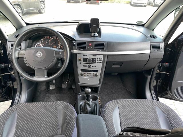 Черный Опель Мерива, объемом двигателя 1.8 л и пробегом 260 тыс. км за 5800 $, фото 13 на Automoto.ua