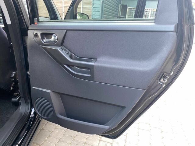 Черный Опель Мерива, объемом двигателя 1.8 л и пробегом 260 тыс. км за 5800 $, фото 19 на Automoto.ua