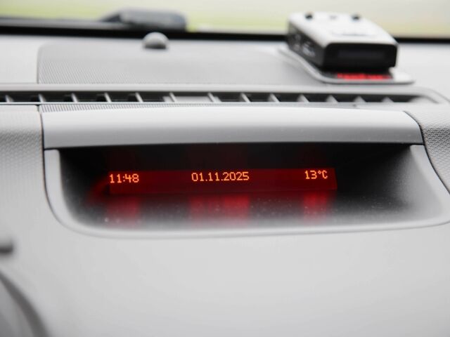 Черный Опель Мерива, объемом двигателя 1.4 л и пробегом 233 тыс. км за 5600 $, фото 15 на Automoto.ua