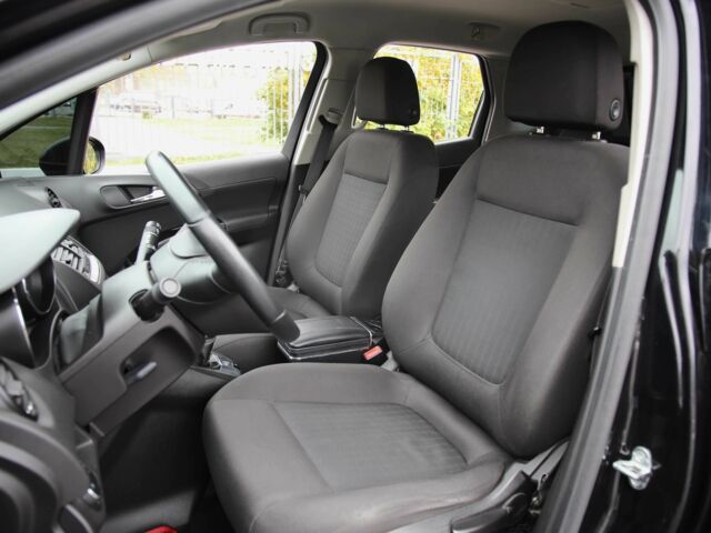 Черный Опель Мерива, объемом двигателя 1.4 л и пробегом 233 тыс. км за 5600 $, фото 6 на Automoto.ua