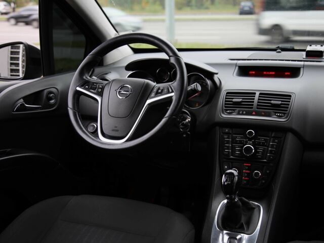 Черный Опель Мерива, объемом двигателя 1.4 л и пробегом 233 тыс. км за 5600 $, фото 10 на Automoto.ua