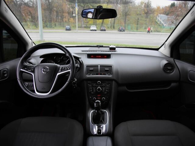 Черный Опель Мерива, объемом двигателя 1.4 л и пробегом 233 тыс. км за 5600 $, фото 11 на Automoto.ua