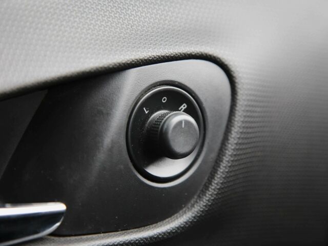 Черный Опель Мерива, объемом двигателя 1.4 л и пробегом 233 тыс. км за 5600 $, фото 22 на Automoto.ua