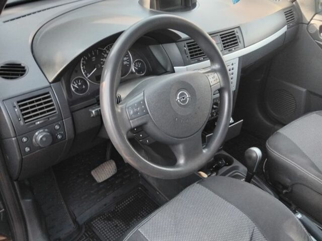 Чорний Опель Меріва, об'ємом двигуна 1.6 л та пробігом 172 тис. км за 4000 $, фото 2 на Automoto.ua