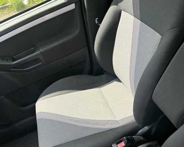 Черный Опель Мерива, объемом двигателя 1.6 л и пробегом 157 тыс. км за 3600 $, фото 8 на Automoto.ua