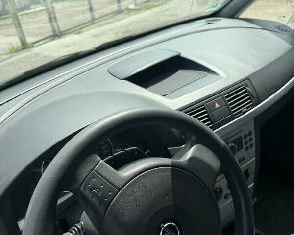 Черный Опель Мерива, объемом двигателя 1.6 л и пробегом 157 тыс. км за 3600 $, фото 6 на Automoto.ua