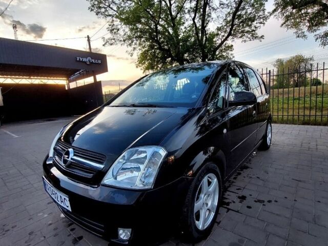 Чорний Опель Меріва, об'ємом двигуна 1.6 л та пробігом 251 тис. км за 4100 $, фото 1 на Automoto.ua