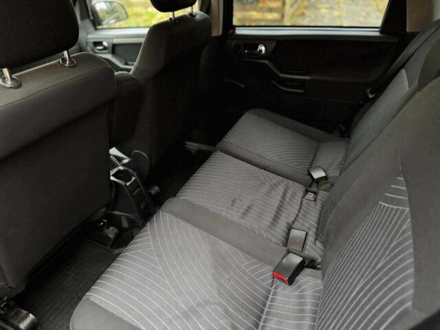 Черный Опель Мерива, объемом двигателя 1.6 л и пробегом 262 тыс. км за 4740 $, фото 18 на Automoto.ua