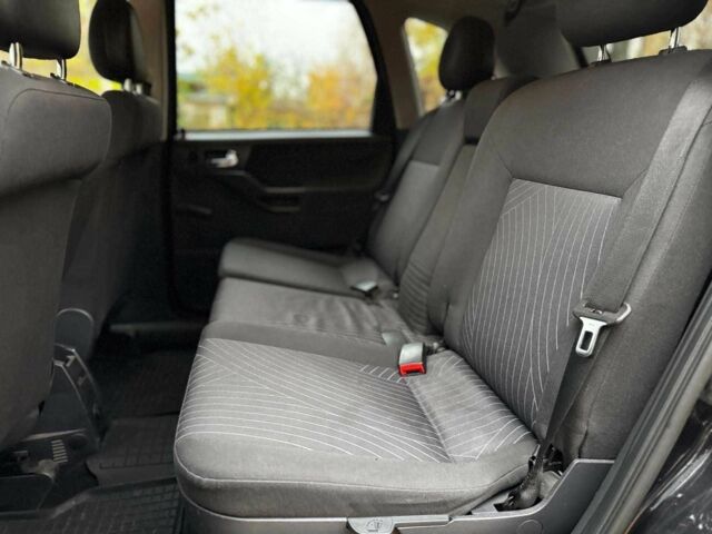 Черный Опель Мерива, объемом двигателя 1.6 л и пробегом 262 тыс. км за 4740 $, фото 17 на Automoto.ua