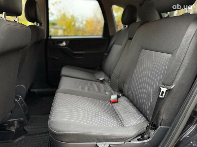 Черный Опель Мерива, объемом двигателя 1.6 л и пробегом 262 тыс. км за 4740 $, фото 17 на Automoto.ua