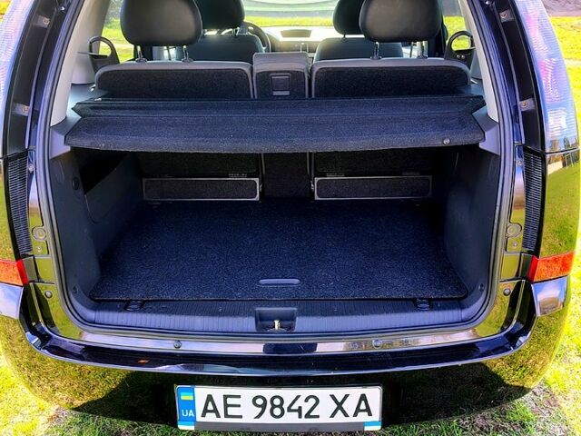 Черный Опель Мерива, объемом двигателя 1.4 л и пробегом 184 тыс. км за 5000 $, фото 6 на Automoto.ua