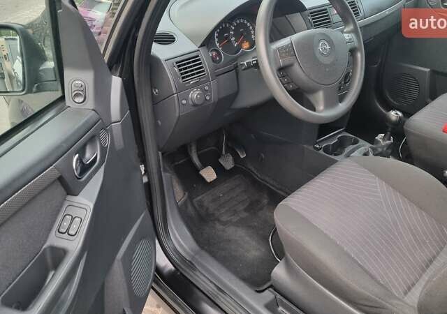 Черный Опель Мерива, объемом двигателя 1.6 л и пробегом 212 тыс. км за 4900 $, фото 13 на Automoto.ua