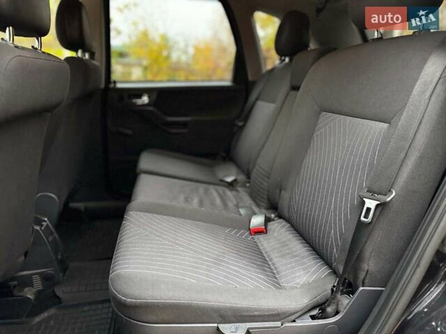 Черный Опель Мерива, объемом двигателя 1.6 л и пробегом 262 тыс. км за 4740 $, фото 17 на Automoto.ua