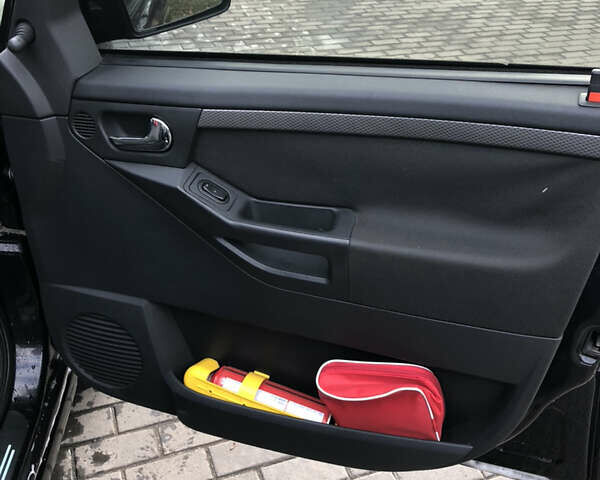 Черный Опель Мерива, объемом двигателя 1.25 л и пробегом 197 тыс. км за 3650 $, фото 10 на Automoto.ua