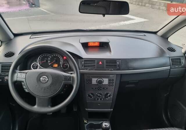 Черный Опель Мерива, объемом двигателя 1.6 л и пробегом 212 тыс. км за 4900 $, фото 16 на Automoto.ua