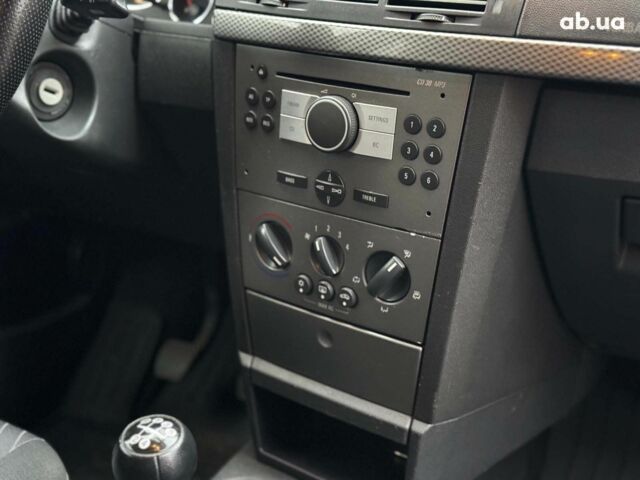 Черный Опель Мерива, объемом двигателя 1.6 л и пробегом 262 тыс. км за 4740 $, фото 29 на Automoto.ua