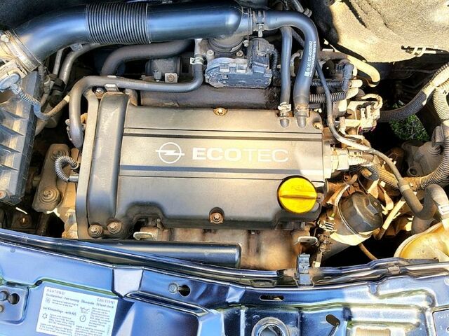 Черный Опель Мерива, объемом двигателя 1.4 л и пробегом 184 тыс. км за 5000 $, фото 12 на Automoto.ua