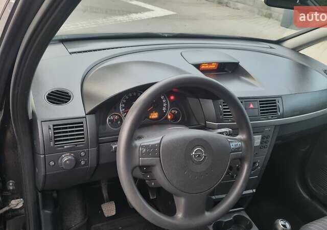 Черный Опель Мерива, объемом двигателя 1.6 л и пробегом 212 тыс. км за 4900 $, фото 14 на Automoto.ua