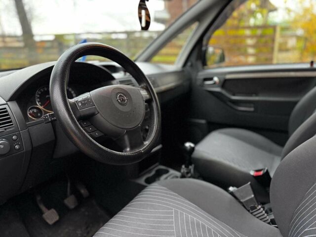 Черный Опель Мерива, объемом двигателя 1.6 л и пробегом 262 тыс. км за 4740 $, фото 23 на Automoto.ua