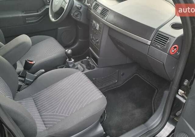 Черный Опель Мерива, объемом двигателя 1.6 л и пробегом 212 тыс. км за 4900 $, фото 20 на Automoto.ua