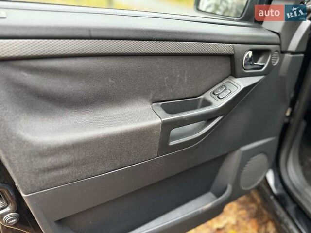 Черный Опель Мерива, объемом двигателя 1.6 л и пробегом 262 тыс. км за 4740 $, фото 21 на Automoto.ua