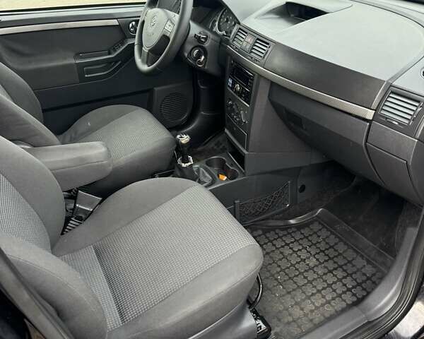 Черный Опель Мерива, объемом двигателя 1.6 л и пробегом 149 тыс. км за 4500 $, фото 13 на Automoto.ua