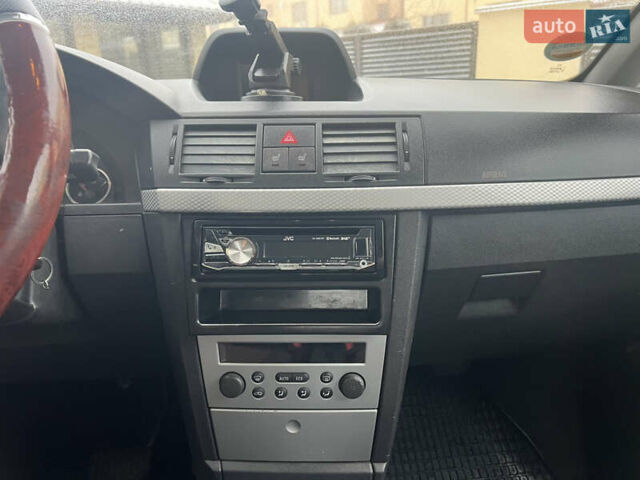 Чорний Опель Меріва, об'ємом двигуна 1.6 л та пробігом 247 тис. км за 3290 $, фото 26 на Automoto.ua