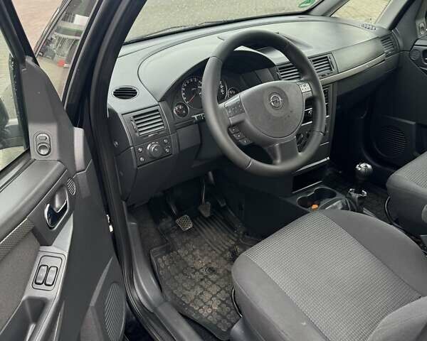 Черный Опель Мерива, объемом двигателя 1.6 л и пробегом 149 тыс. км за 4500 $, фото 16 на Automoto.ua