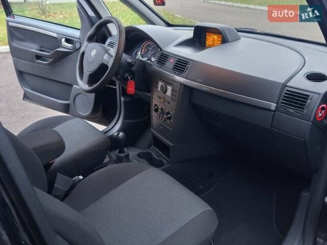 Черный Опель Мерива, объемом двигателя 1.6 л и пробегом 177 тыс. км за 4899 $, фото 19 на Automoto.ua