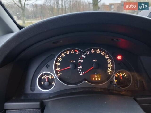 Черный Опель Мерива, объемом двигателя 1.6 л и пробегом 177 тыс. км за 4899 $, фото 36 на Automoto.ua