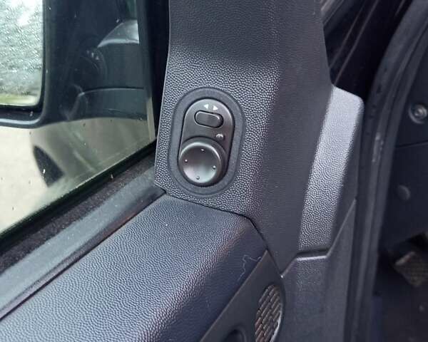 Черный Опель Мерива, объемом двигателя 1.6 л и пробегом 177 тыс. км за 4899 $, фото 14 на Automoto.ua