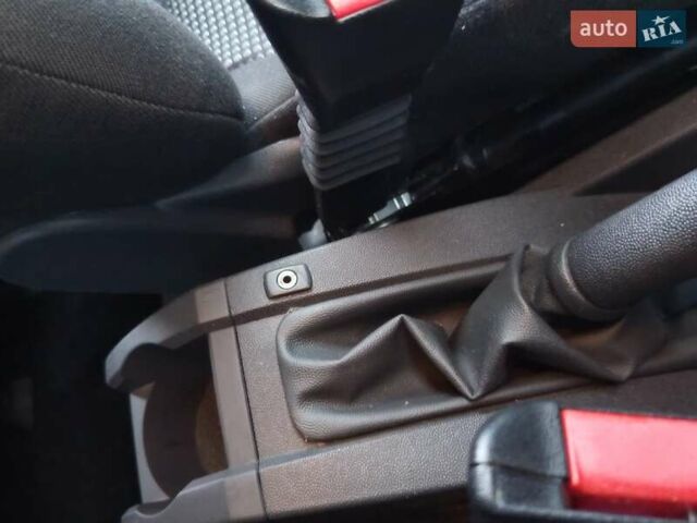 Черный Опель Мерива, объемом двигателя 1.6 л и пробегом 177 тыс. км за 4899 $, фото 24 на Automoto.ua