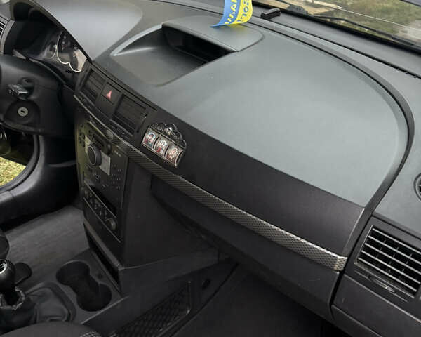 Черный Опель Мерива, объемом двигателя 1.6 л и пробегом 158 тыс. км за 4500 $, фото 19 на Automoto.ua