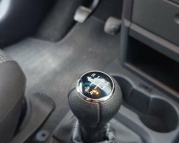 Черный Опель Мерива, объемом двигателя 1.6 л и пробегом 177 тыс. км за 4899 $, фото 22 на Automoto.ua