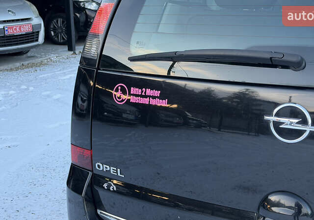 Черный Опель Мерива, объемом двигателя 1.6 л и пробегом 150 тыс. км за 5750 $, фото 7 на Automoto.ua