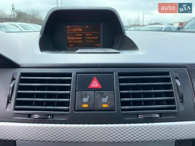 Черный Опель Мерива, объемом двигателя 1.6 л и пробегом 218 тыс. км за 4850 $, фото 16 на Automoto.ua