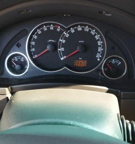 Черный Опель Мерива, объемом двигателя 1.6 л и пробегом 259 тыс. км за 4300 $, фото 9 на Automoto.ua