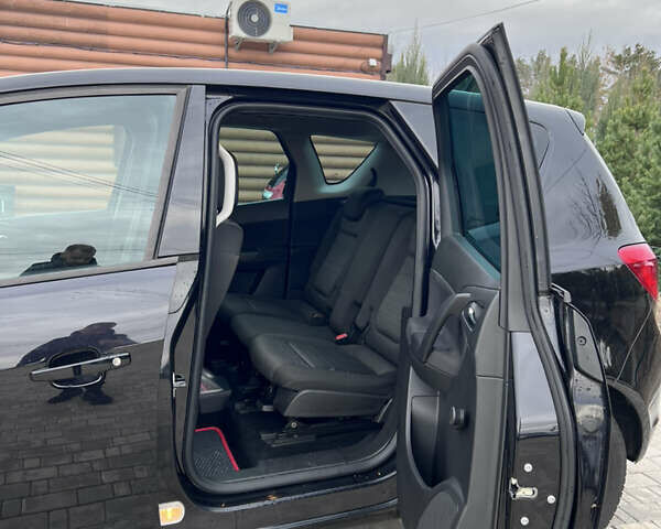 Черный Опель Мерива, объемом двигателя 1.69 л и пробегом 235 тыс. км за 7700 $, фото 9 на Automoto.ua