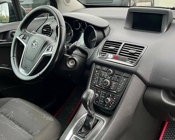 Черный Опель Мерива, объемом двигателя 1.69 л и пробегом 235 тыс. км за 7700 $, фото 11 на Automoto.ua