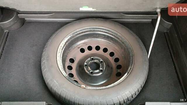 Черный Опель Мерива, объемом двигателя 1.36 л и пробегом 172 тыс. км за 7500 $, фото 6 на Automoto.ua