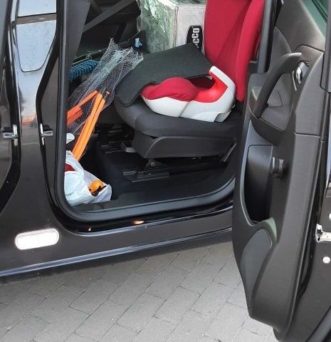 Черный Опель Мерива, объемом двигателя 1.4 л и пробегом 150 тыс. км за 7800 $, фото 7 на Automoto.ua