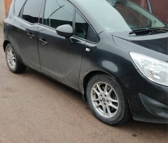 Черный Опель Мерива, объемом двигателя 0 л и пробегом 3 тыс. км за 5400 $, фото 1 на Automoto.ua
