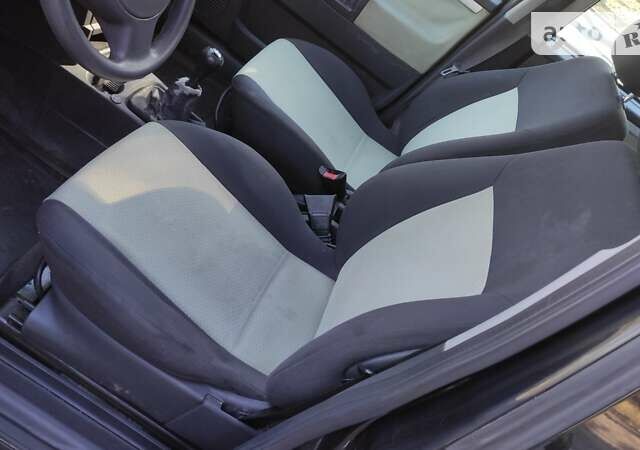 Черный Опель Мерива, объемом двигателя 1.6 л и пробегом 230 тыс. км за 3999 $, фото 22 на Automoto.ua