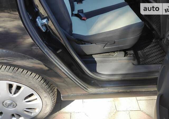 Черный Опель Мерива, объемом двигателя 1.6 л и пробегом 230 тыс. км за 3999 $, фото 37 на Automoto.ua