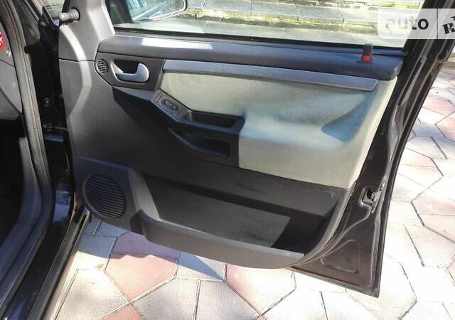 Черный Опель Мерива, объемом двигателя 1.6 л и пробегом 230 тыс. км за 3999 $, фото 40 на Automoto.ua